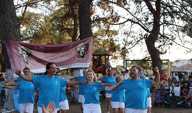 TeosFest 2025 “Orhanlı Köy Şenliği" ile sona erdi TeosFest 2025 “Orhanlı Köy Şenliği" ile sona erdi
