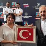 Atölyemizde Dokuduğumuz Türk Bayrağını Hediye Ettik