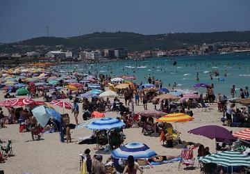 Çeşme Belediyesi plajları bir kez daha Mavi Bayrak kazandı