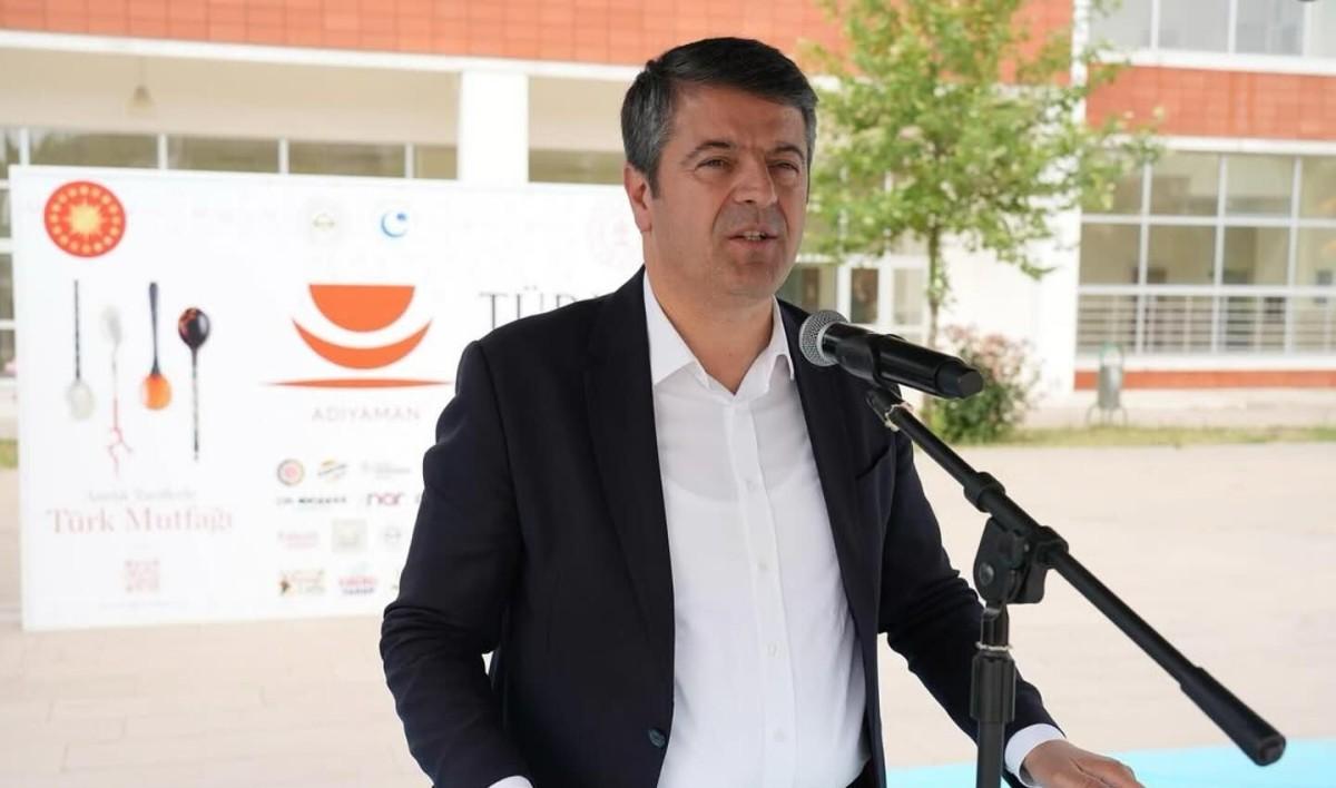 Başkan Tutdere, sabah saatlerinde gözaltına alındı Başkan Tutdere, sabah saatlerinde gözaltına alındı