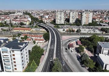 Ahmet Öksüz Üst Geçidi'nin Asfaltı Yenilendi