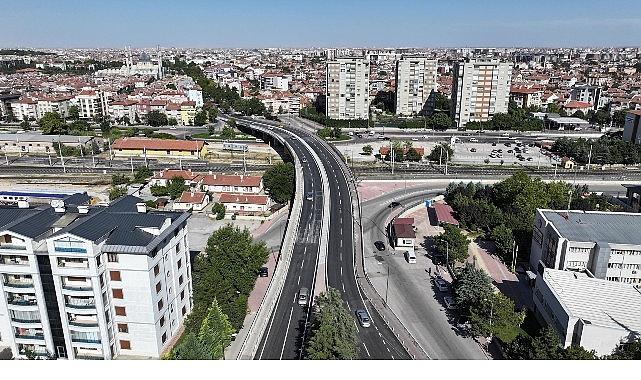 Ahmet Öksüz Üst Geçidi'nin Asfaltı Yenilendi