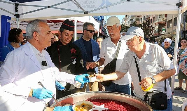 Küçükçekmece Belediyesi'nden Binlerce Kişiye Aşure İkramı Küçükçekmece Belediyesi'nden Binlerce Kişiye Aşure İkramı