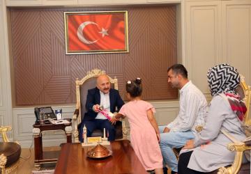 Vali Dr. Osman Varol, Halk Buluşmalarında vatandaşları dinlemeye devam ediyor