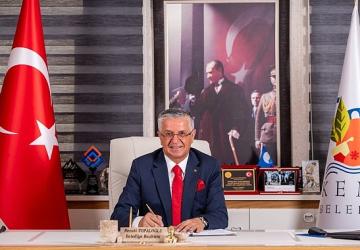 Saygı Öztürk Başkan Topaloğlu'nu köşesine taşıdı