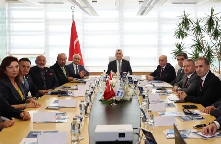 Bakan Bolat, Ankara Lojistik Üssü’nde Sektör Temsilcileriyle Buluştu Bakan Bolat, Ankara Lojistik Üssü’nde Sektör Temsilcileriyle Buluştu