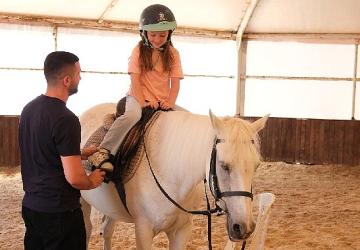 Büyükşehir'den 22 bin 686 çocuğa binicilik eğitimi