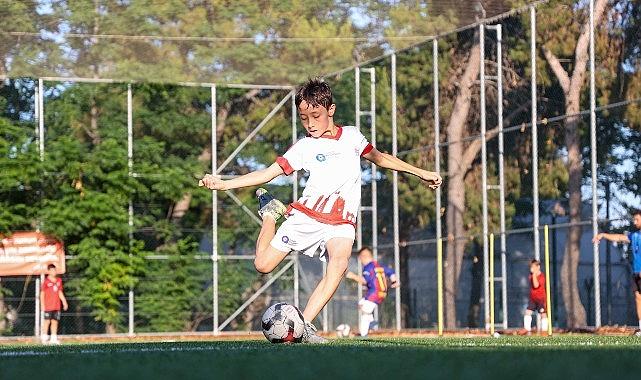 Antalya Büyükşehir Belediyesi'nin spora ve sporcuya desteği sürüyor Antalya Büyükşehir Belediyesi'nin spora ve sporcuya desteği sürüyor
