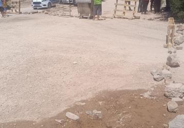 Gölbaşı’nda mahallelinin toz tepkisi:Yol taş ve sopalarla kapatıldı