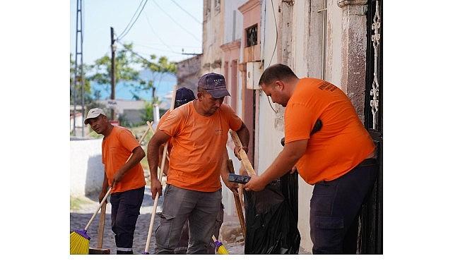 Cunda (Alibey) Adası'nda Kapsamlı Temizlik Seferberliği Cunda (Alibey) Adası'nda Kapsamlı Temizlik Seferberliği