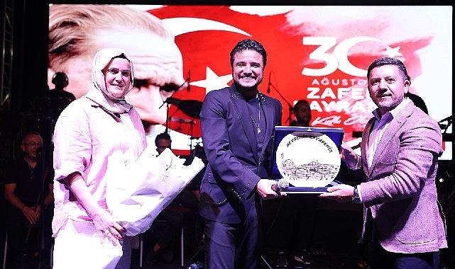 Nevşehir'de Zafer Bayramı Coşkusu Müzikle Yankılandı Nevşehir'de Zafer Bayramı Coşkusu Müzikle Yankılandı