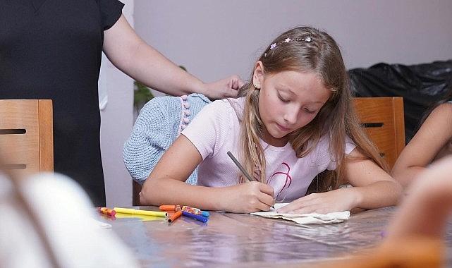 Gün boyunca çocuklar sanatla iç içe