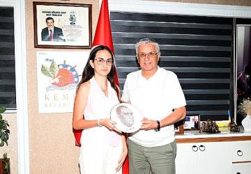 Derece yapan öğrenciden Başkan Topaloğlu'na teşekkür ziyaret