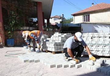 Çiğli'de yol ve park çalışmaları hız kesmeden sürüyor
