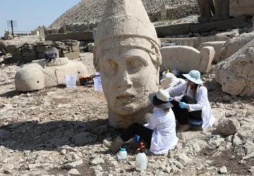 Nemrut Heykellerine Nano Dokunuş