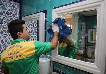 Cami ve İbadethanelerde Temizlik Mesaisi…