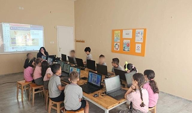 Egeli İletişimcilerden minik kalplere büyük dokunuşlar yapan sosyal sorumluluk projesi Egeli İletişimcilerden minik kalplere büyük dokunuşlar yapan sosyal sorumluluk projesi