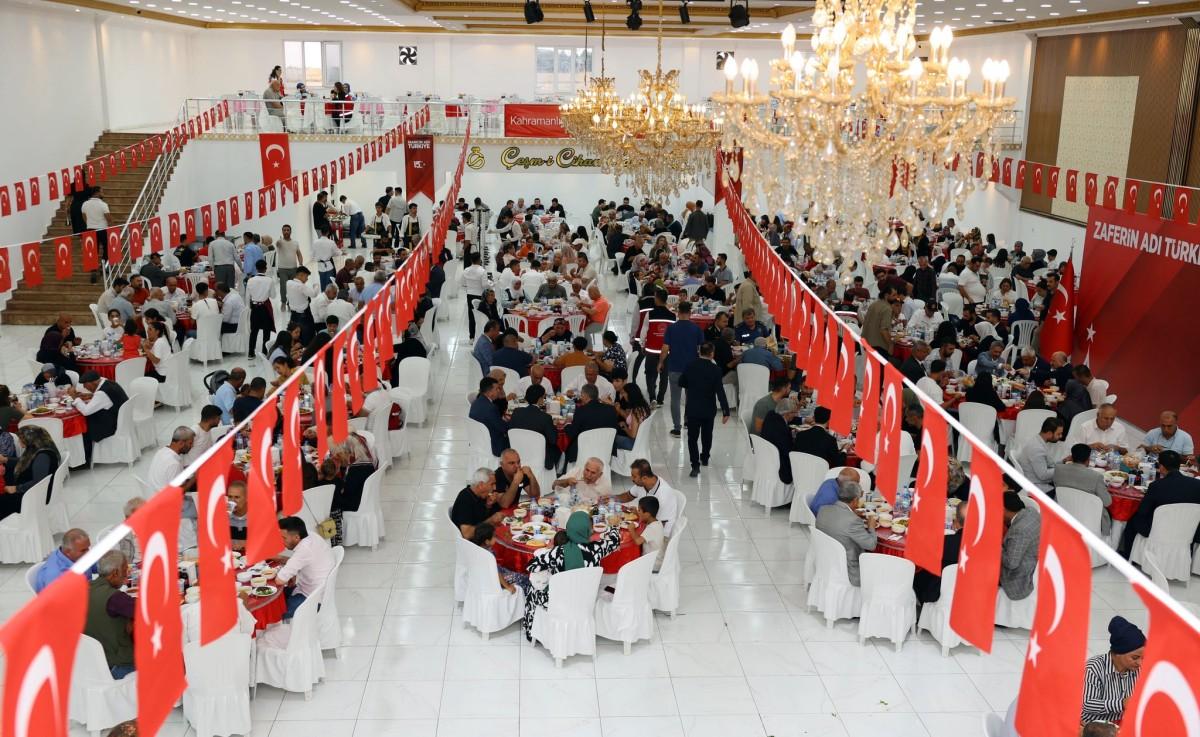 Adıyaman Protokolü Şehit Aileleri ve Gazilerle 15 Temmuz Anma Programında buluştu Adıyaman Protokolü Şehit Aileleri ve Gazilerle 15 Temmuz Anma Programında buluştu