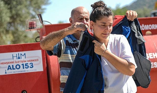 İzmirli baba ve kızı yangınlara karşı omuz omuza mücadele ediyor İzmirli baba ve kızı yangınlara karşı omuz omuza mücadele ediyor