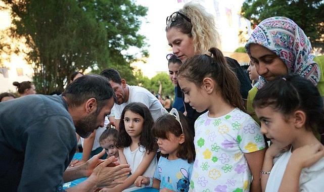 Bayraklı Sokak Festivali'nde çocuklar doyasıya eğlendi Bayraklı Sokak Festivali'nde çocuklar doyasıya eğlendi