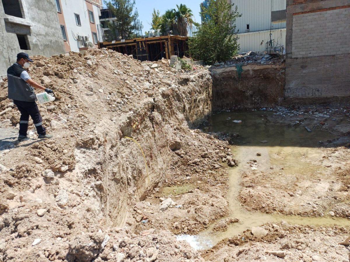 Adıyaman Belediyesi’nden haşereyle mücadele çalışmaları - Videolu Haber Adıyaman Belediyesi’nden haşereyle mücadele çalışmaları - Videolu Haber