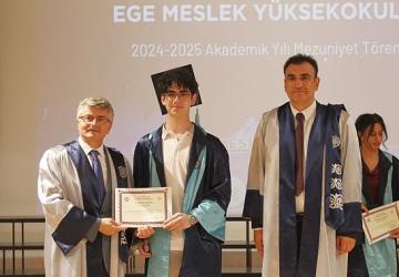 Ege Meslek Yüksekokulu 500 mezunu iş dünyasına uğurladı