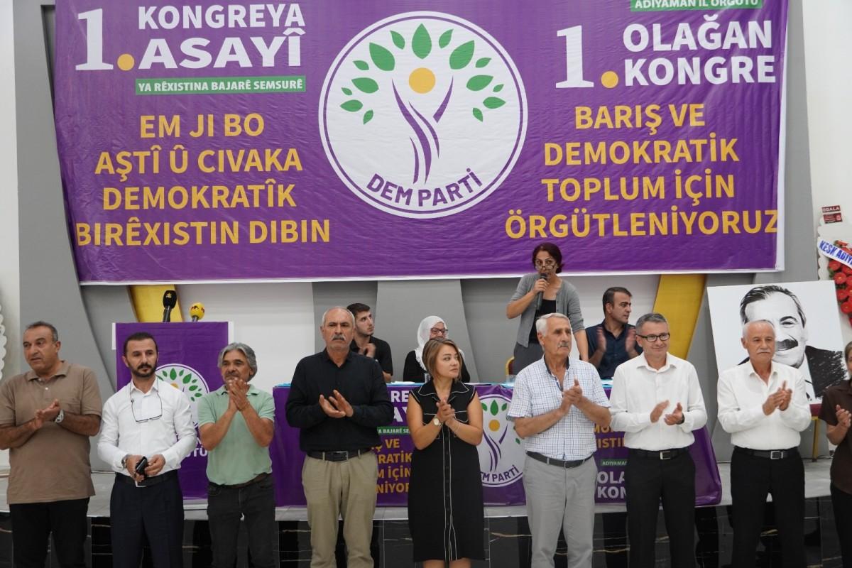 DEM Parti Adıyaman İl Eş Başkanları Memet Bayır ve Gönül Şahin Oldu - Videolu Haber DEM Parti Adıyaman İl Eş Başkanları Memet Bayır ve Gönül Şahin Oldu - Videolu Haber