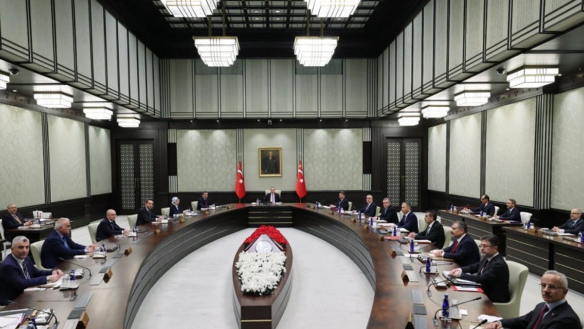 Tüm gözler kabine toplantısına çevrildi: Yarın Beştepe’de toplanıyor Tüm gözler kabine toplantısına çevrildi: Yarın Beştepe’de toplanıyor