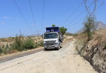 Büyükşehir Oymapınar Barajı çevresindeki yolları asfaltlıyor