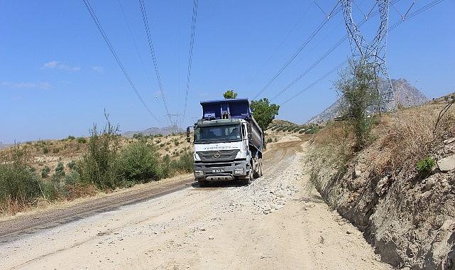 Büyükşehir Oymapınar Barajı çevresindeki yolları asfaltlıyor Büyükşehir Oymapınar Barajı çevresindeki yolları asfaltlıyor