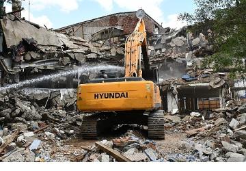 Lüleburgaz Belediyesi'nin eski hizmet binası yıkılıyor