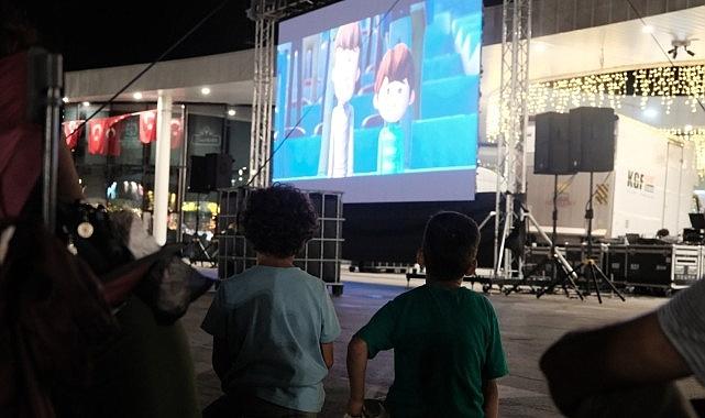 İzmit'te yıldızların altında 'Rafadan Tayfa' keyfi