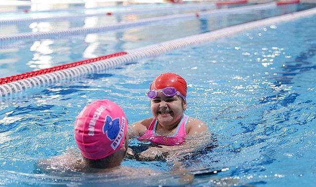 Buca'nın yıldızı Sporium yüzme kursları ile kapılarını açtı Buca'nın yıldızı Sporium yüzme kursları ile kapılarını açtı