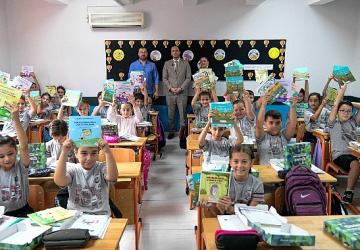 Kırtasiye desteği Bornova Belediyesi'nden hayaller çocuklarımızdan!