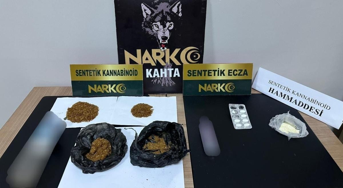 Adıyaman’da uyuşturucu operasyonları: 24 günde 129 kişiye işlem yapıldı Adıyaman’da uyuşturucu operasyonları: 24 günde 129 kişiye işlem yapıldı
