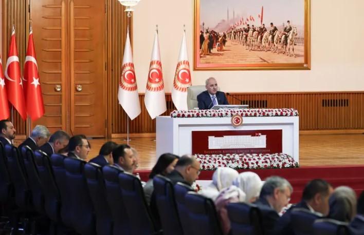 TBMM’de Anayasa Komisyonu Toplantısına 10 Eski Başkan Katıldı TBMM’de Anayasa Komisyonu Toplantısına 10 Eski Başkan Katıldı