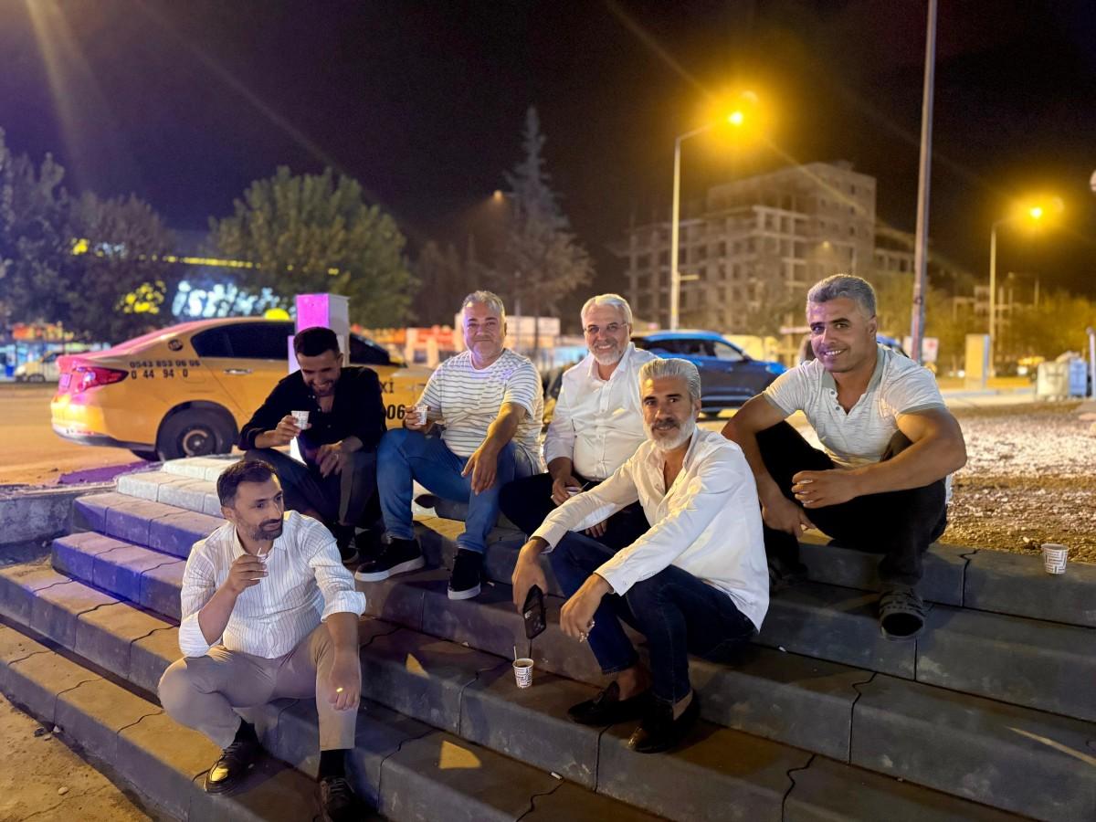 Başkan Kablan’dan esnafla kaldırım sohbeti