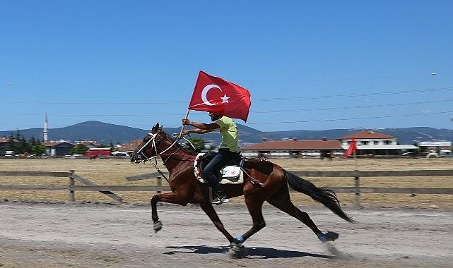 Rahvan At Yarışları Heyecanında Sıra Gölcük Koşusunda Rahvan At Yarışları Heyecanında Sıra Gölcük Koşusunda