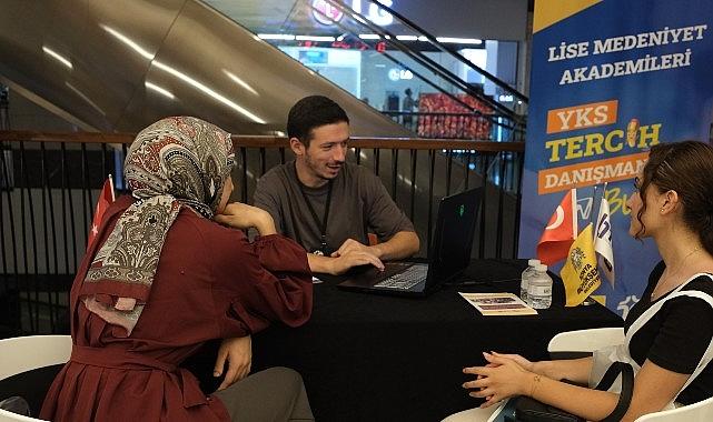 Büyükşehir'in Sağladığı Tercih Danışmanlığı Hizmeti 1430 Üniversite Adayının Katılımıyla Tamamlandı Büyükşehir'in Sağladığı Tercih Danışmanlığı Hizmeti 1430 Üniversite Adayının Katılımıyla Tamamlandı