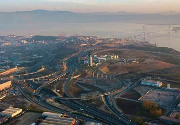 Karayollarında yeni düzenleme: Trafik levhaları azalıyor, hız sınırı değişiyor