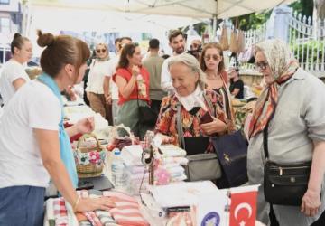 Osmangazi’de El Emeğiyle Yükselen Kadın Sokağı