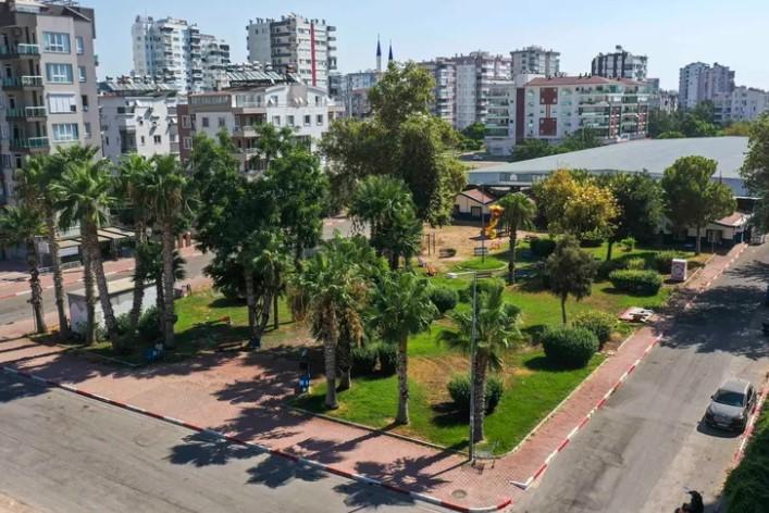 Ferdi Zeyrek’in Adı Muratpaşa’daki Parkta Yaşayacak Ferdi Zeyrek’in Adı Muratpaşa’daki Parkta Yaşayacak