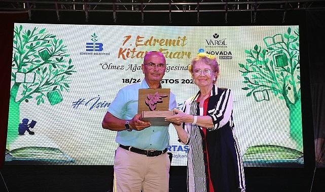 7. Edremit Kitap Fuarı'nda 4. Gün: Sanat, Tarih, Ekonomi ve Umut 7. Edremit Kitap Fuarı'nda 4. Gün: Sanat, Tarih, Ekonomi ve Umut