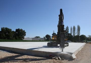 Alaaddinbey'de kaçak yapılara temelden müdahale