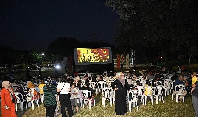 Osmangazi'de açık hava sinema keyfi devam ediyor Osmangazi'de açık hava sinema keyfi devam ediyor