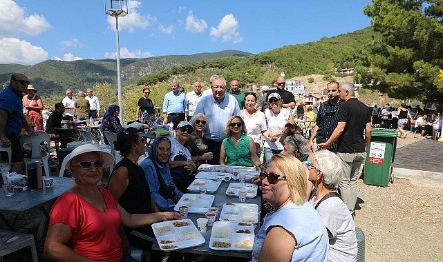 35. Geleneksel Güre Sarıkız Hayrı binlerce kişinin katılımıyla yapıldı 35. Geleneksel Güre Sarıkız Hayrı binlerce kişinin katılımıyla yapıldı