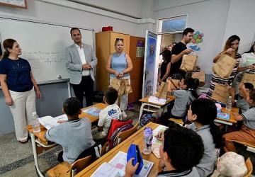 Bornova Belediyesi'nden öğrencilere beslenme desteği