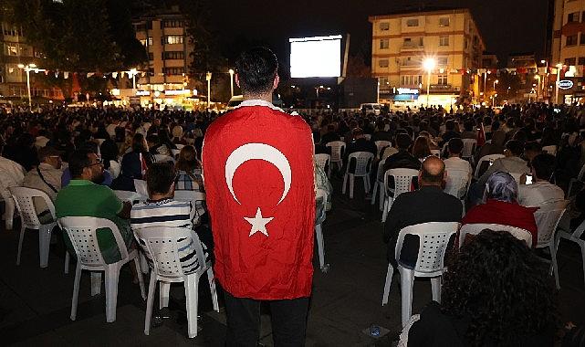 Kent Meydanı, 12 Dev Adam'ın final heyecanına sahne oldu