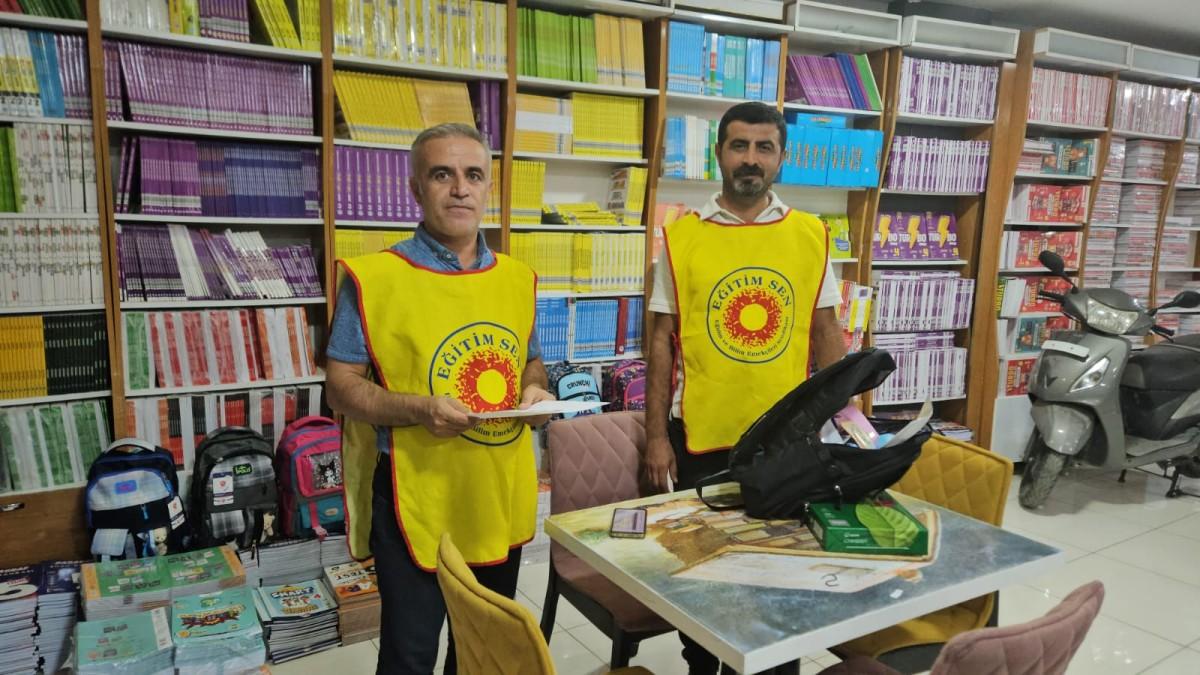 Eğitim Sen: ‘Okul çantası kaç paraya dolar? Veliler eğitim masraflarından şikâyetçi’ - Videolu Haber Eğitim Sen: ‘Okul çantası kaç paraya dolar? Veliler eğitim masraflarından şikâyetçi’ - Videolu Haber