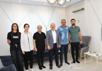 Vali Osman Varol, İndere bölgesinde yeni evine yerleşen vatandaşları ziyaret etti